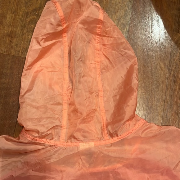 EUC Avia sleeveless Windbreaker - Picture 10 of 13